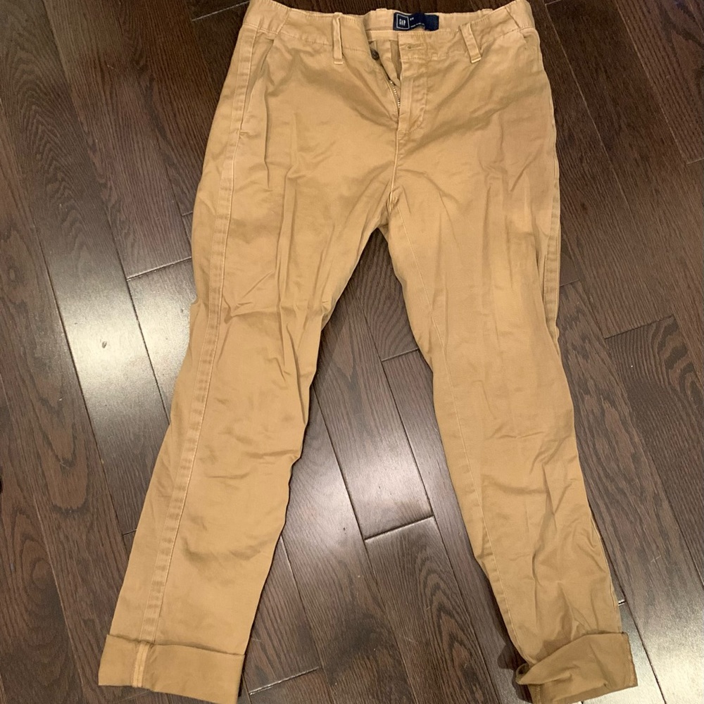 khaki pants